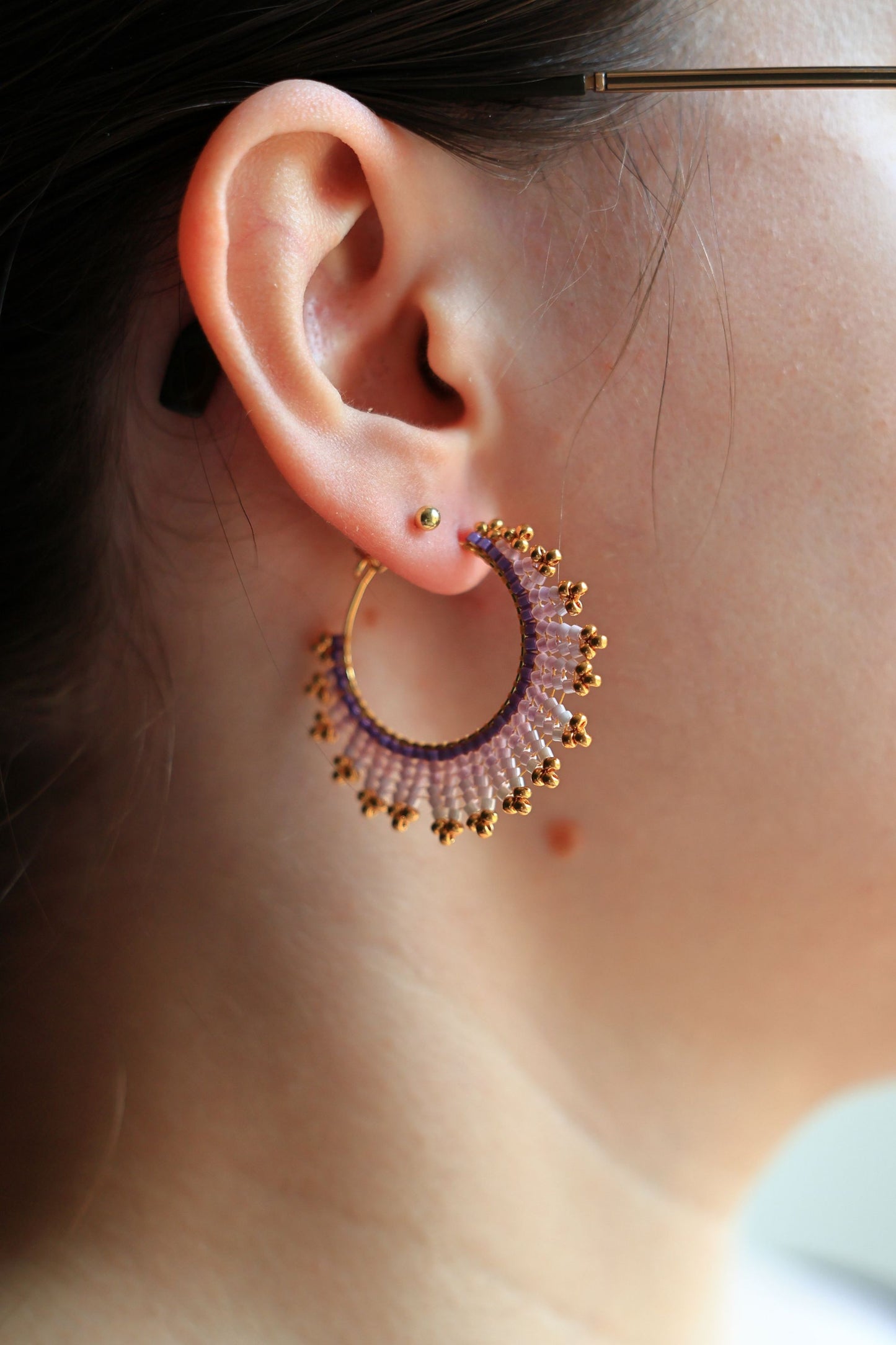 Hoop earrings Indian feathers in purple ombre colors