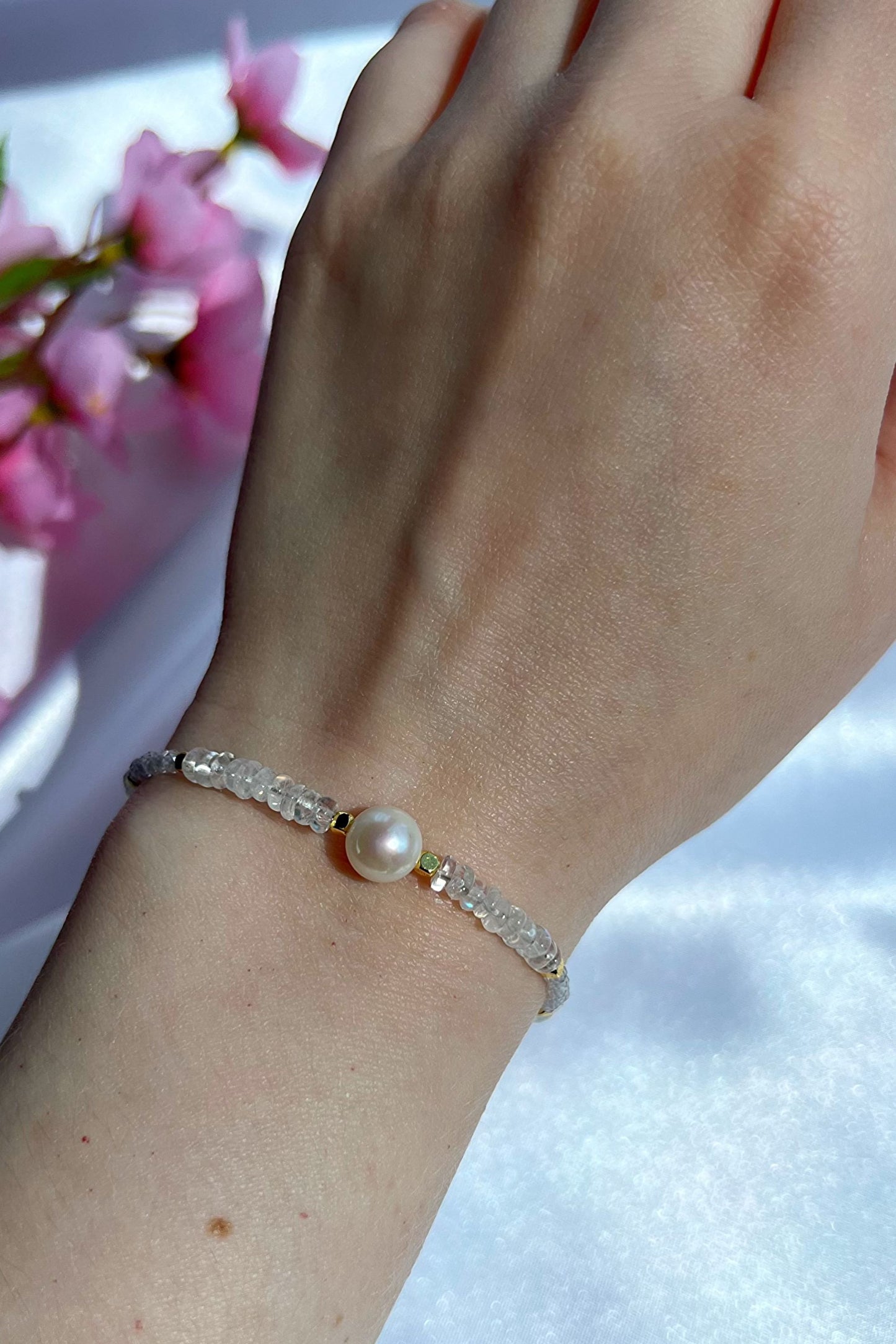 Bracelet made of Natural Moonstone, Zircon and Freshwater Pearl